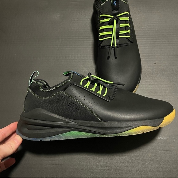 NEW Clove Shoes Men\'s Sneakers Work Black with Green Nursing Size 10